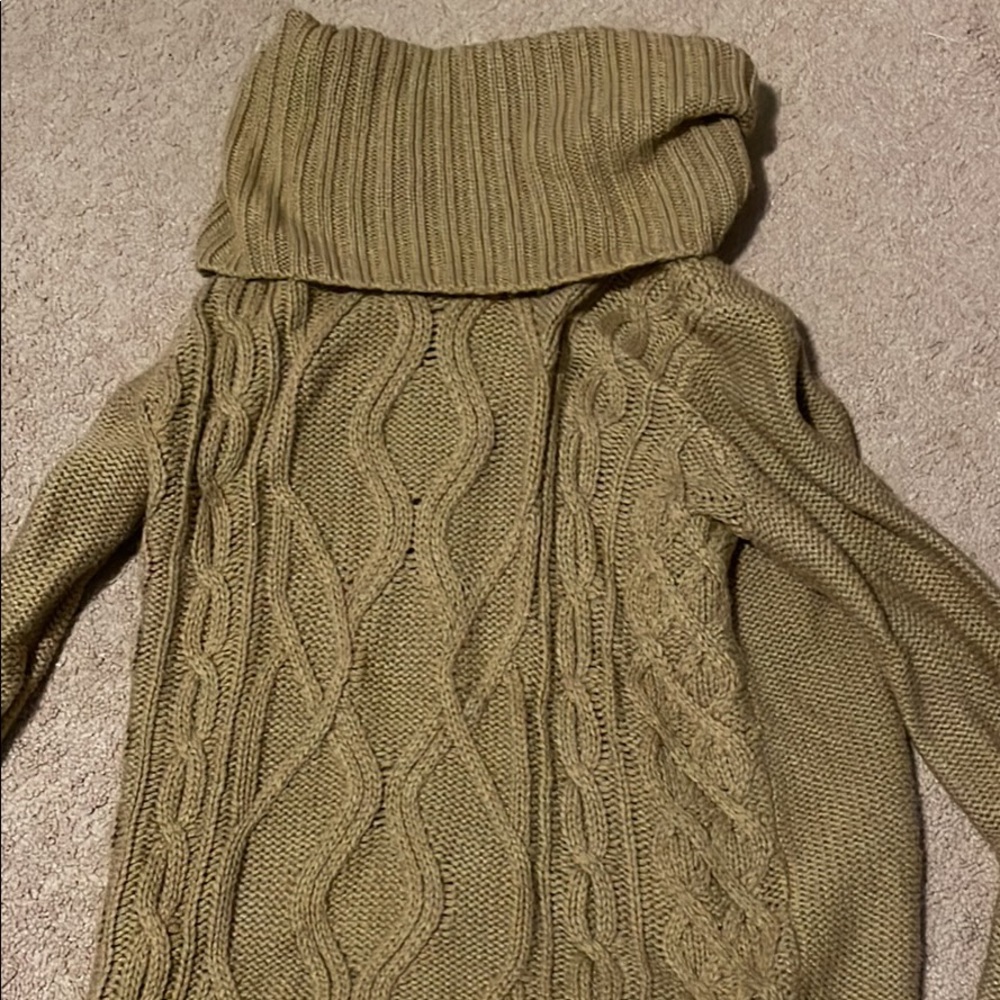 Forever 21 beige thick fall sweater turtleneck